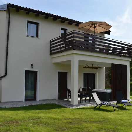 Brkinka アパート *